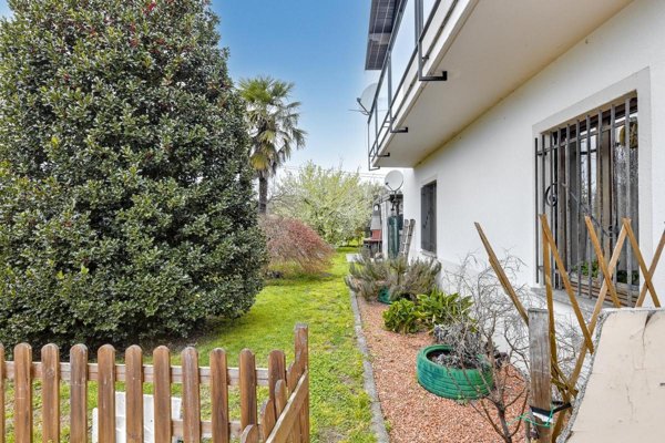casa indipendente in vendita a Biandronno