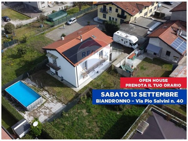 casa indipendente in vendita a Biandronno