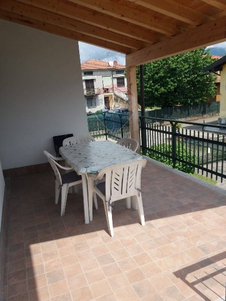 casa indipendente in vendita a Biandronno
