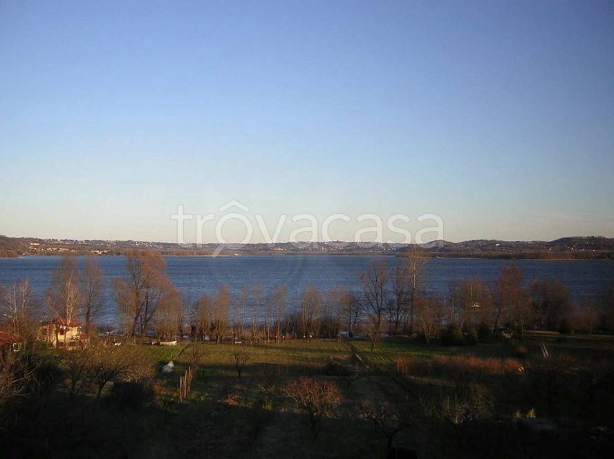 appartamento in vendita a Biandronno