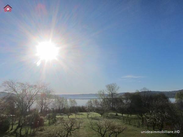 casa indipendente in vendita a Biandronno