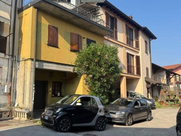 casa indipendente in vendita a Biandronno