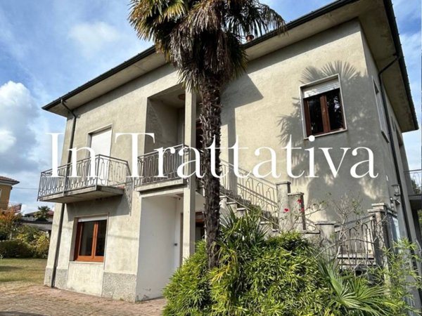 casa indipendente in vendita a Biandronno