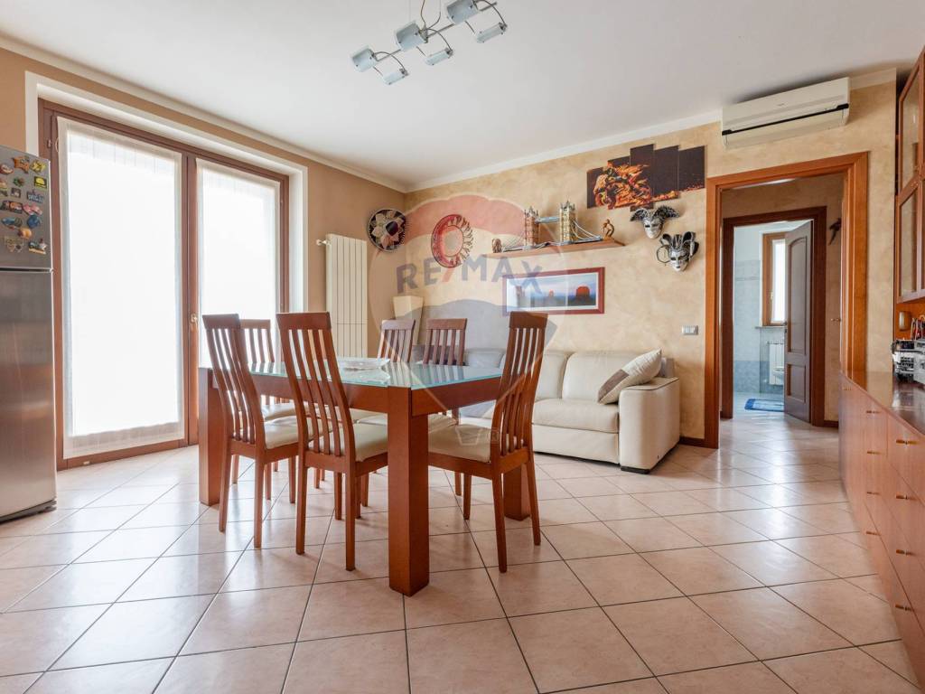 appartamento in vendita a Biandronno