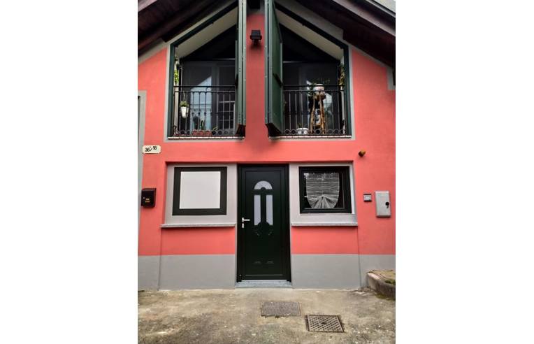 casa indipendente in vendita a Biandronno