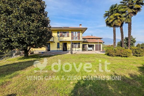 casa indipendente in vendita a Biandronno