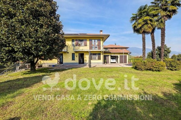 casa indipendente in vendita a Biandronno