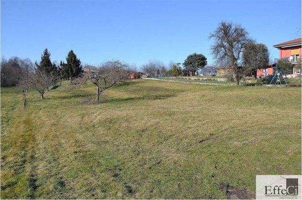 negozio in vendita a Biandronno