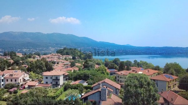 casa indipendente in vendita a Biandronno