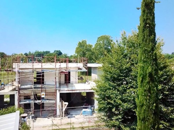 casa indipendente in vendita a Biandronno