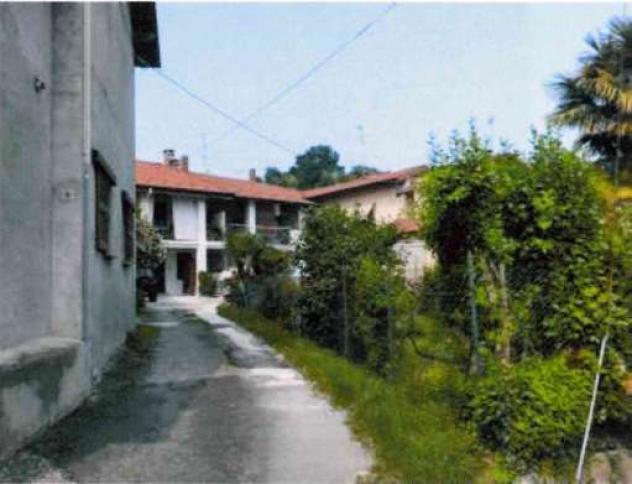 casa indipendente in vendita a Biandronno
