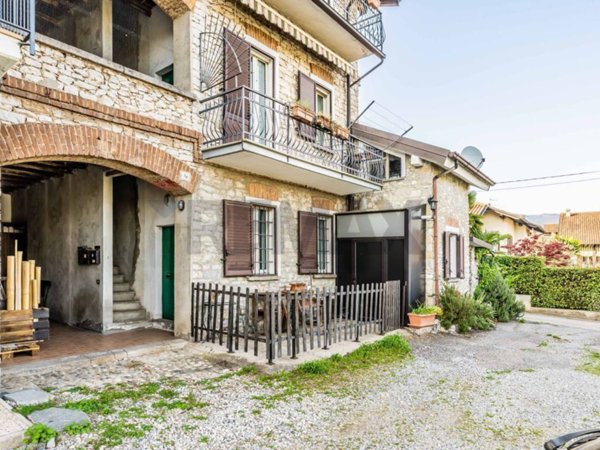 appartamento in vendita a Biandronno