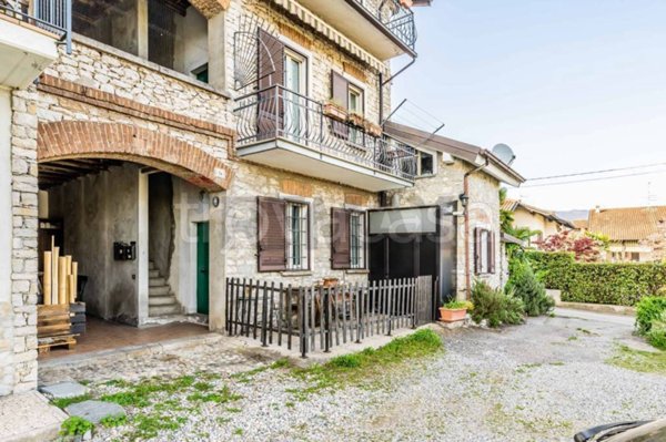 appartamento in vendita a Biandronno