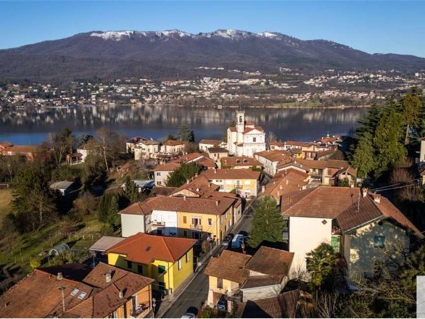 casa indipendente in vendita a Biandronno