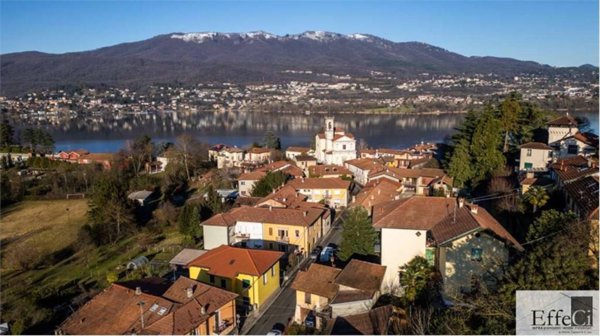 casa indipendente in vendita a Biandronno