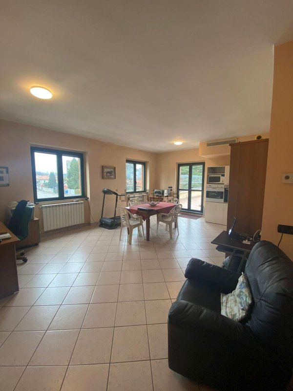 appartamento in vendita a Biandronno