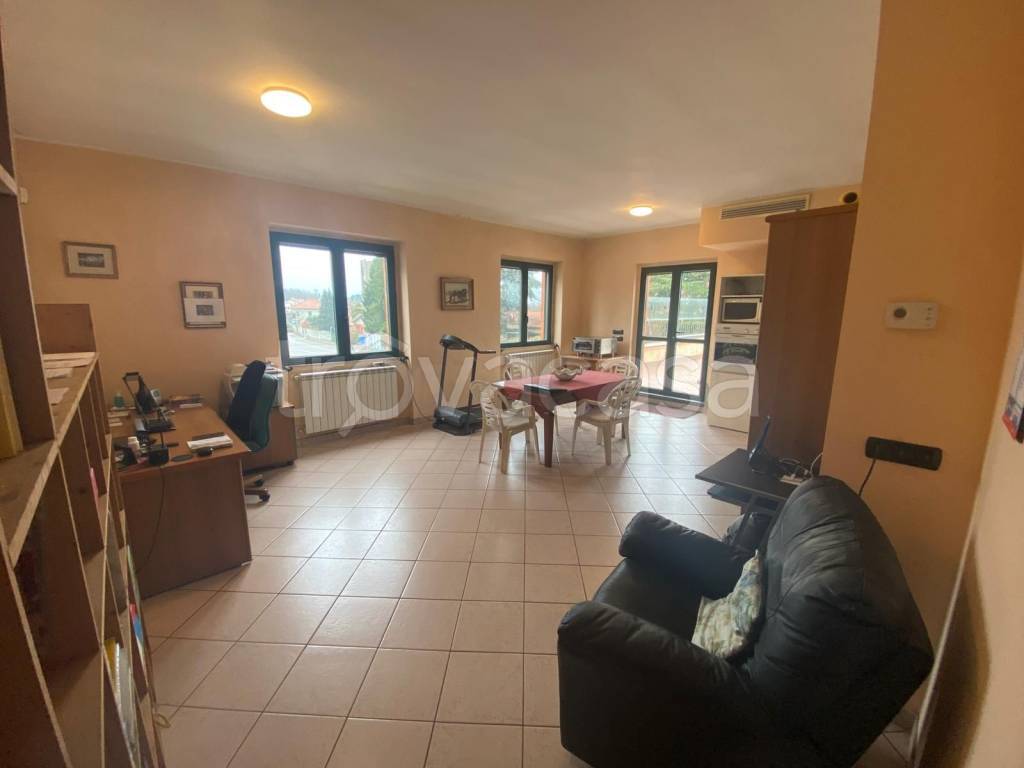 appartamento in vendita a Biandronno