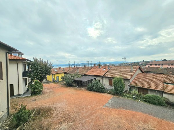 appartamento in vendita a Biandronno