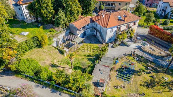 casa semindipendente in vendita a Biandronno