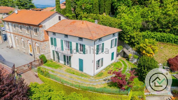 casa indipendente in vendita a Biandronno