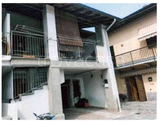 casa indipendente in vendita a Biandronno