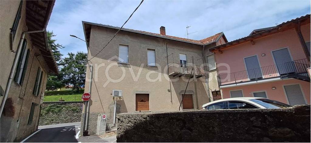 appartamento in vendita a Biandronno