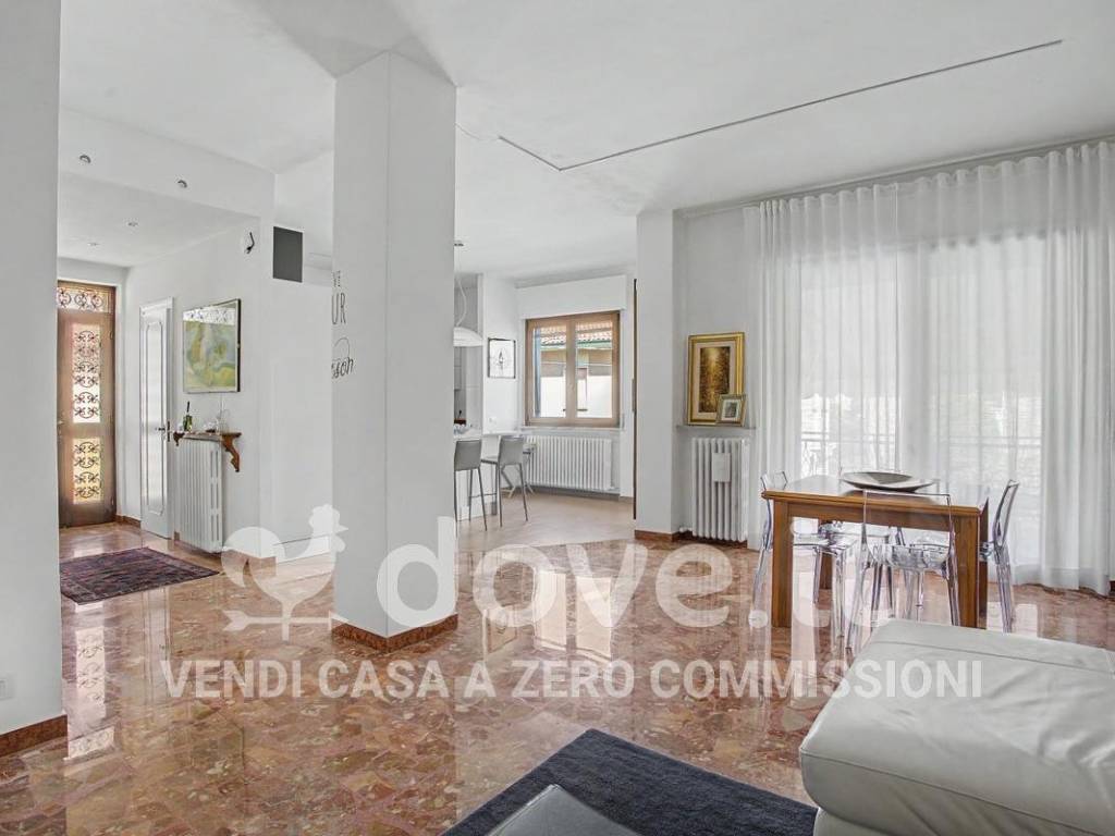 casa indipendente in vendita a Biandronno