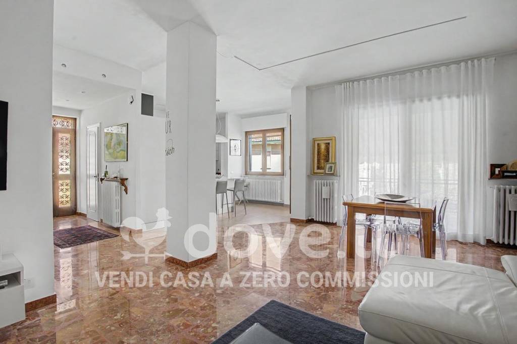 casa indipendente in vendita a Biandronno