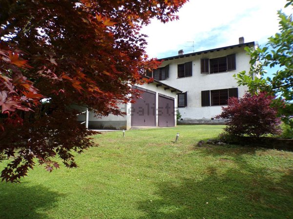 casa indipendente in vendita a Biandronno