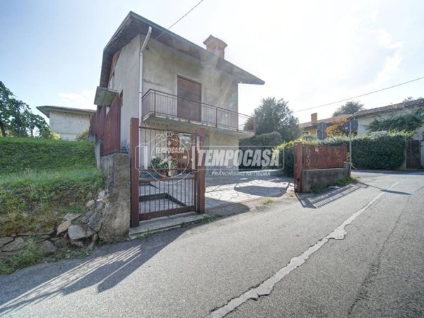 casa indipendente in vendita a Biandronno