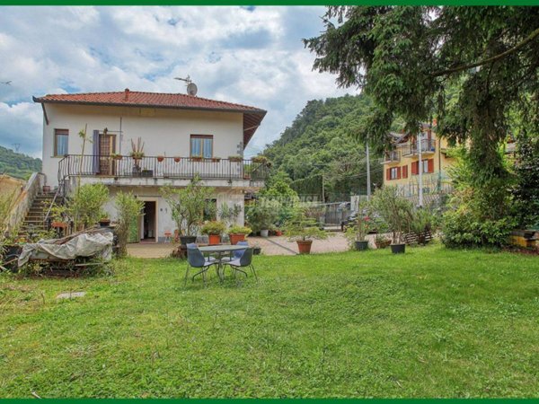casa indipendente in vendita a Bisuschio in zona Piamo