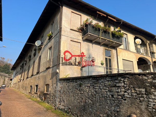 appartamento in vendita a Bisuschio