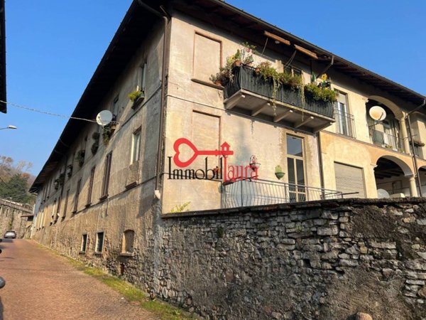 appartamento in vendita a Bisuschio