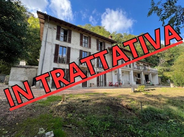 casa semindipendente in vendita a Bisuschio
