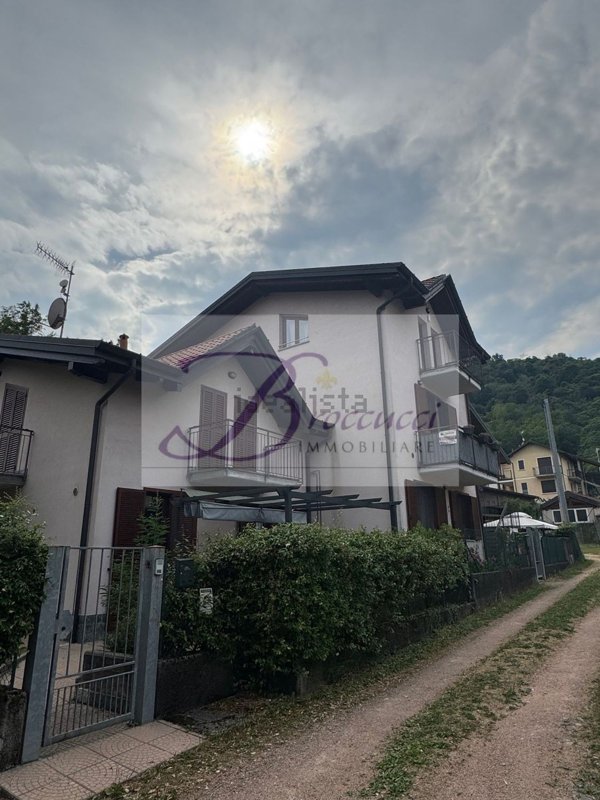 appartamento in vendita a Bisuschio