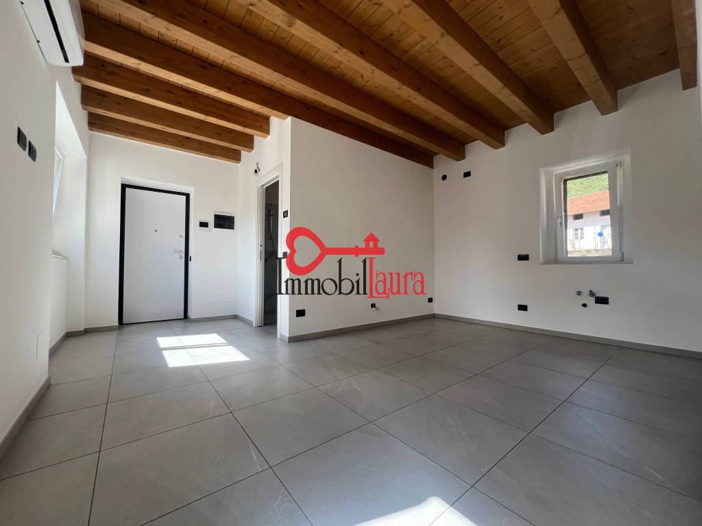 appartamento in vendita a Bisuschio