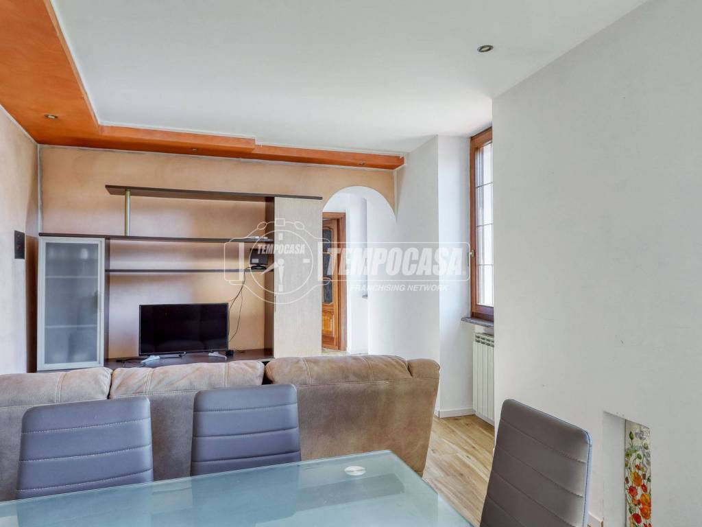 appartamento in vendita a Bisuschio