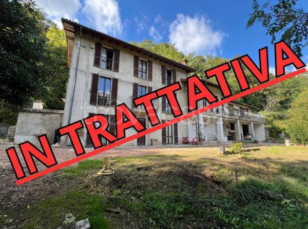 casa indipendente in vendita a Bisuschio