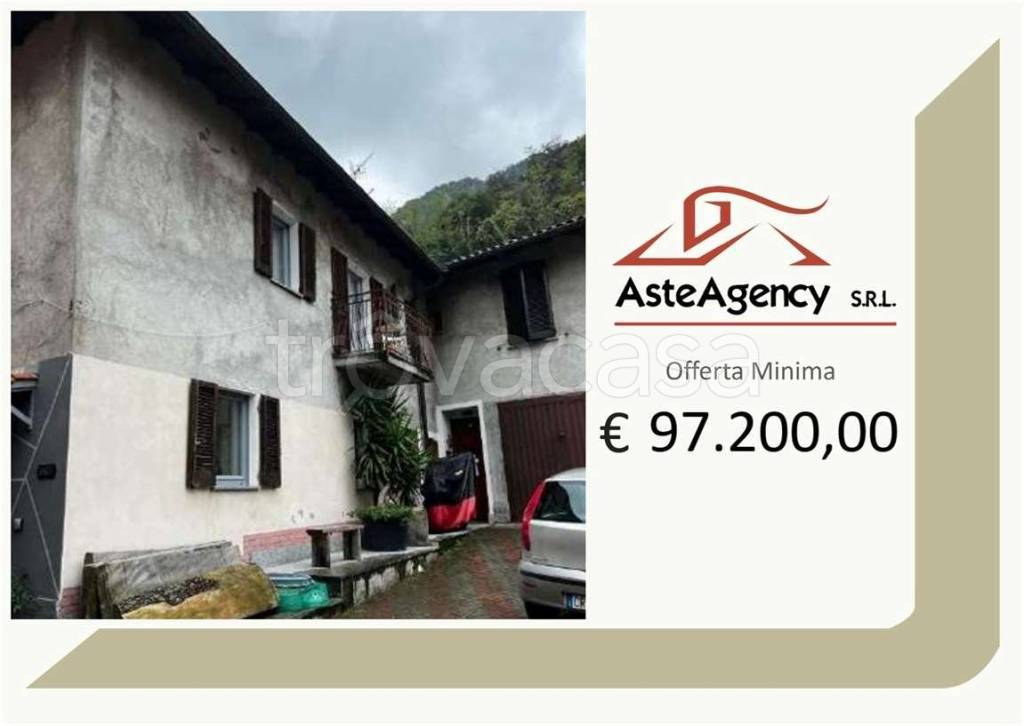 casa indipendente in vendita a Bisuschio