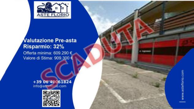 locale commerciale in vendita a Bisuschio