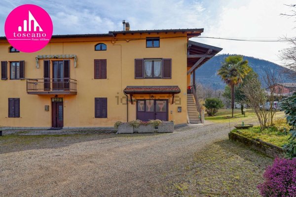 casa indipendente in vendita a Bisuschio