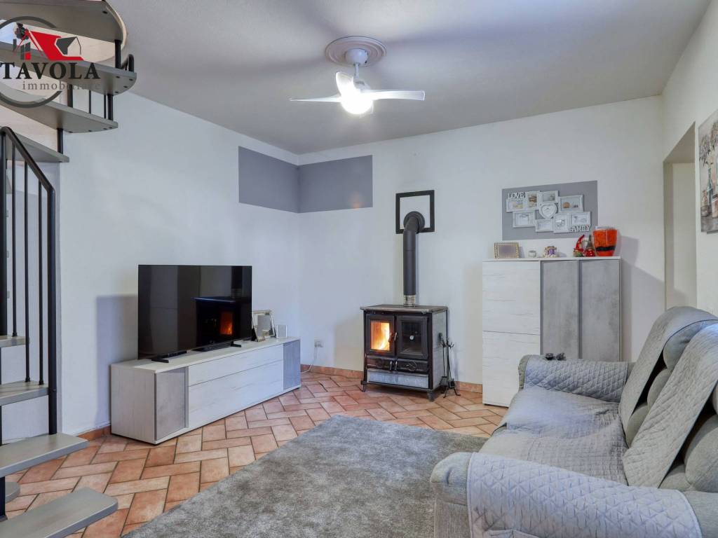 appartamento in vendita a Bisuschio