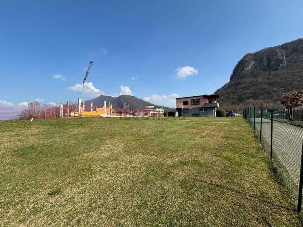 bifamiliare in vendita a Bisuschio