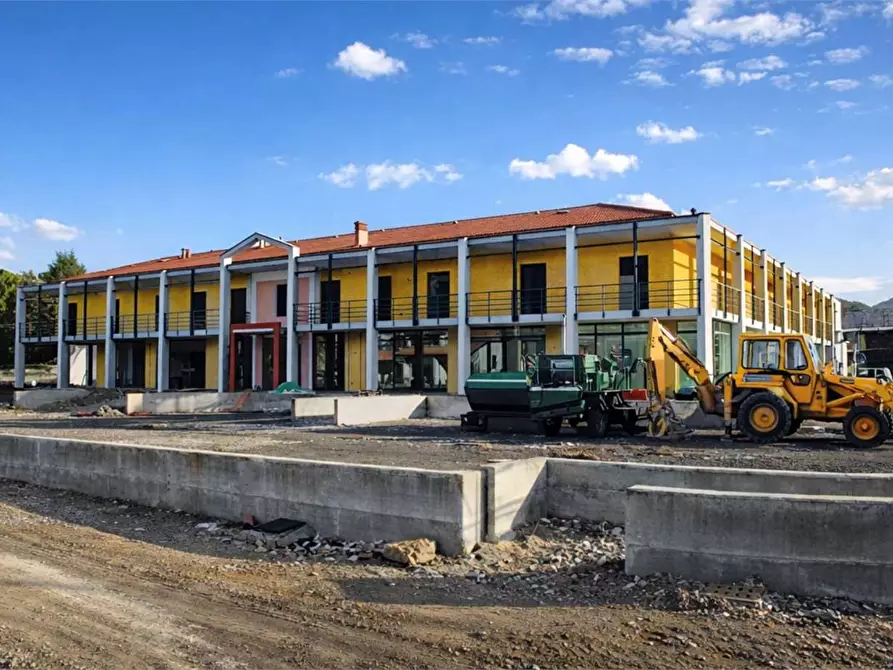 negozio in vendita a Bisuschio