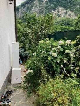 casa indipendente in vendita a Bisuschio in zona Piamo