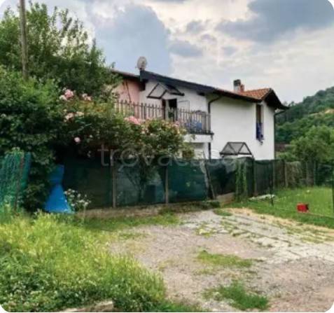 casa indipendente in vendita a Bisuschio