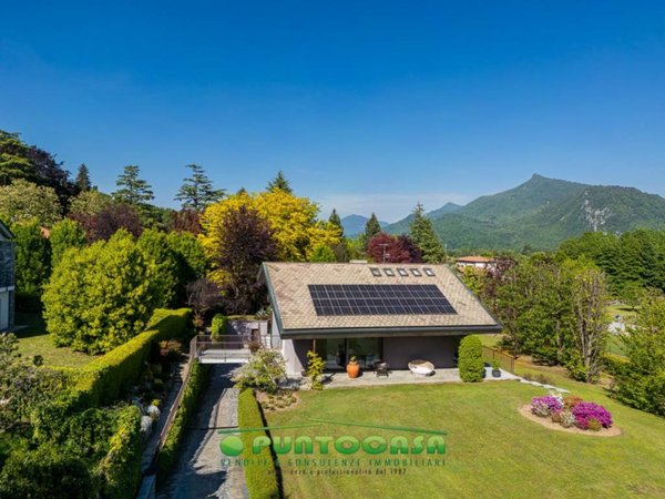 casa indipendente in vendita a Bisuschio