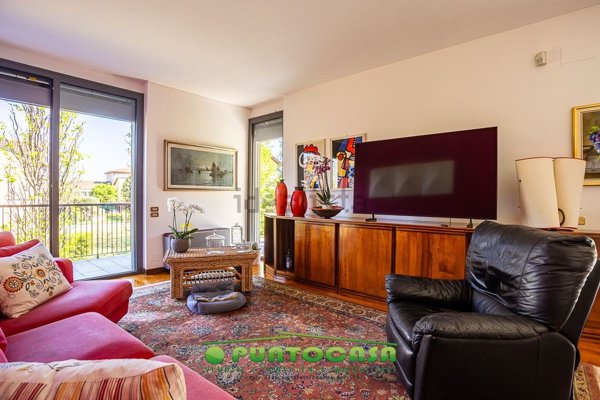 casa indipendente in vendita a Bisuschio in zona Piamo