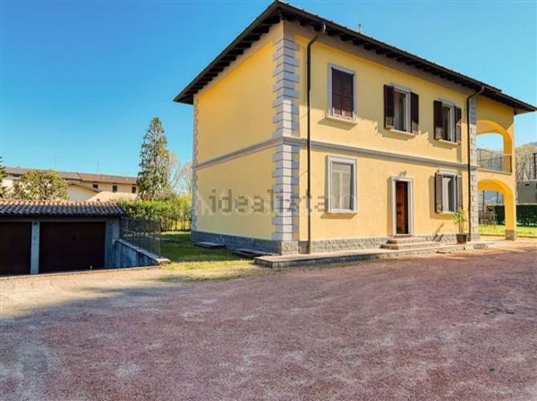 casa indipendente in vendita a Bisuschio