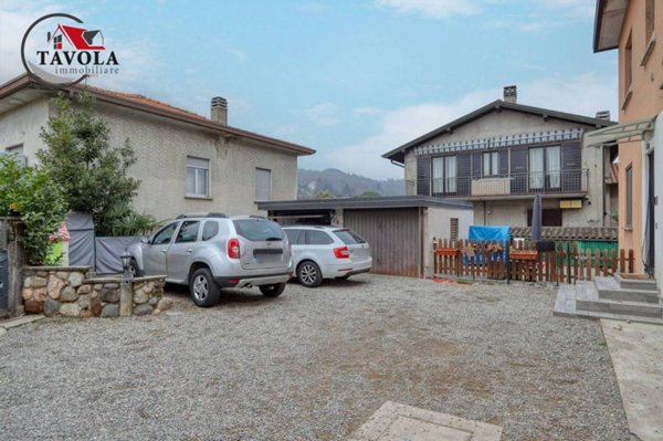 appartamento in vendita a Bisuschio in zona Piamo